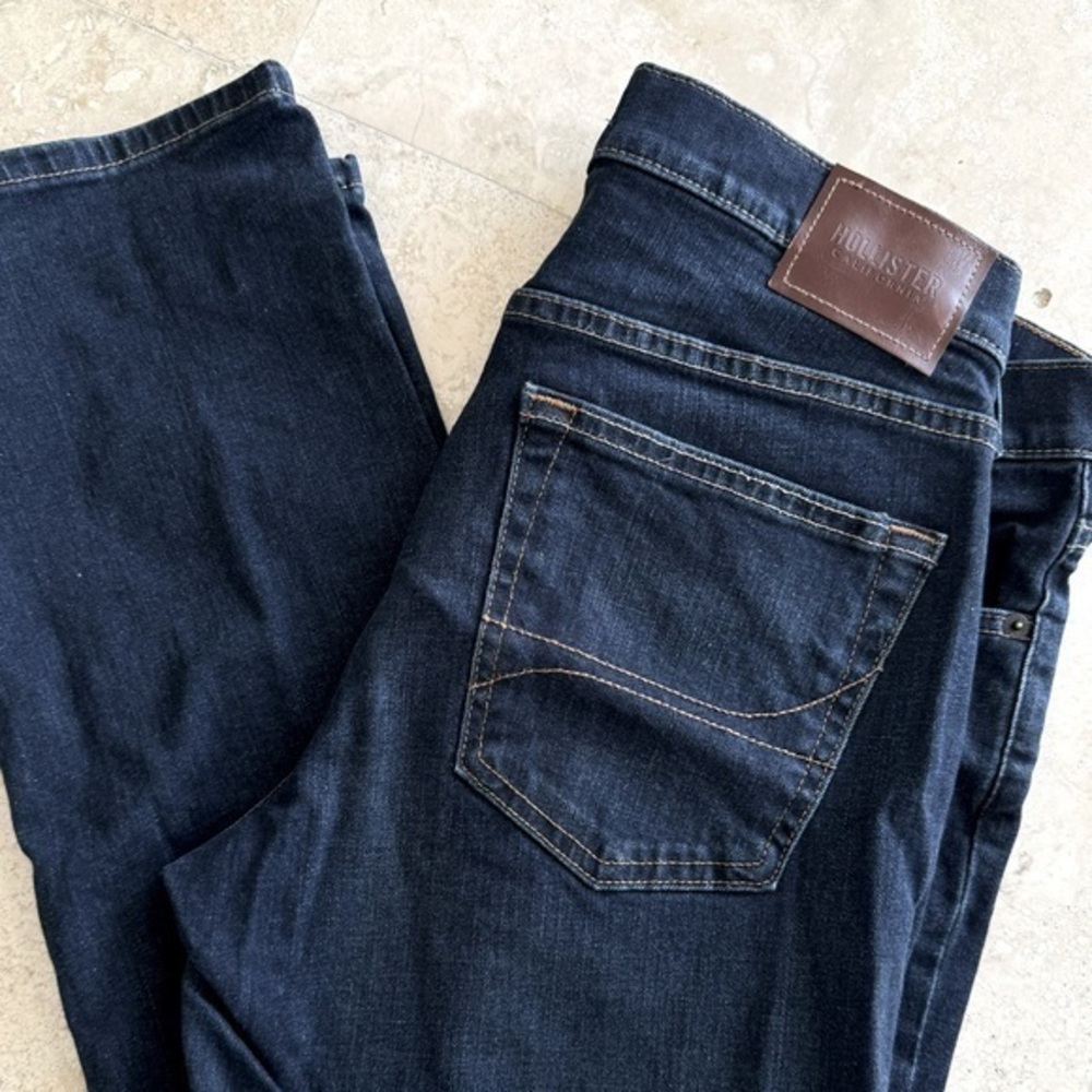 Hollister 33x32 dark blue wash denim epic flex straight leg jeans NWOT